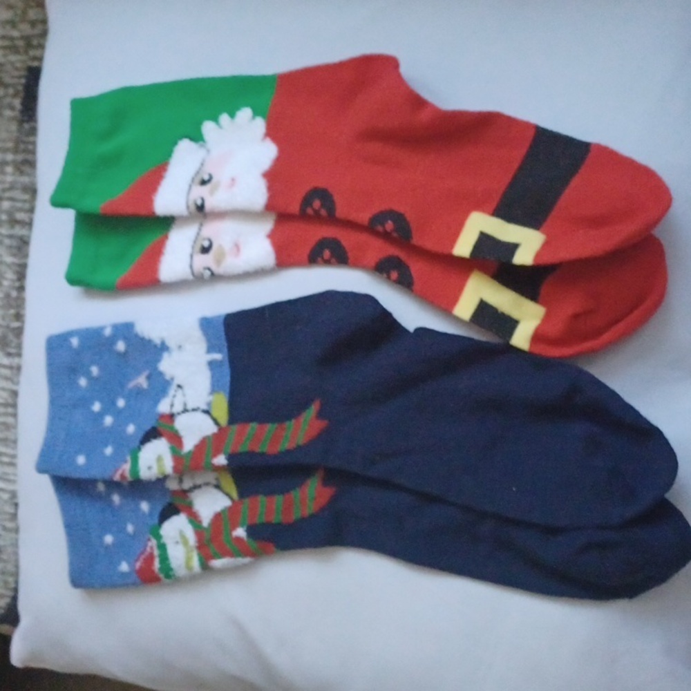 4/$30 New Christmas Socks (2 Pairs) - Adult Size (NWOT)